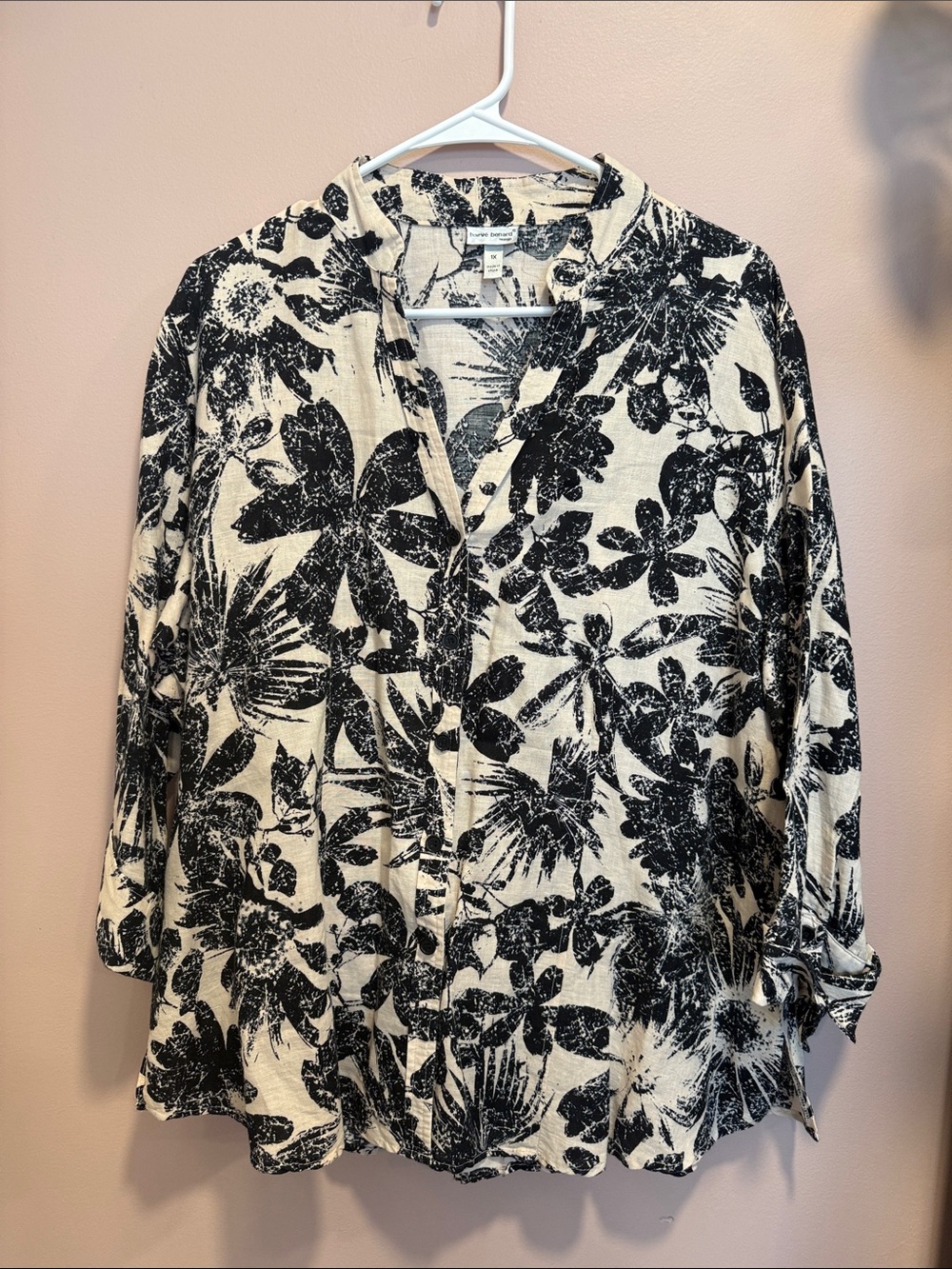 Harve Benard Cream and Black Floral Button-Front Shirt